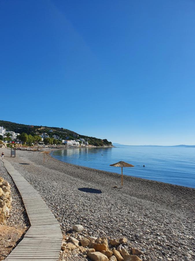 Marine Apartments Venetiko Paralia Agias Foteinis Luaran gambar