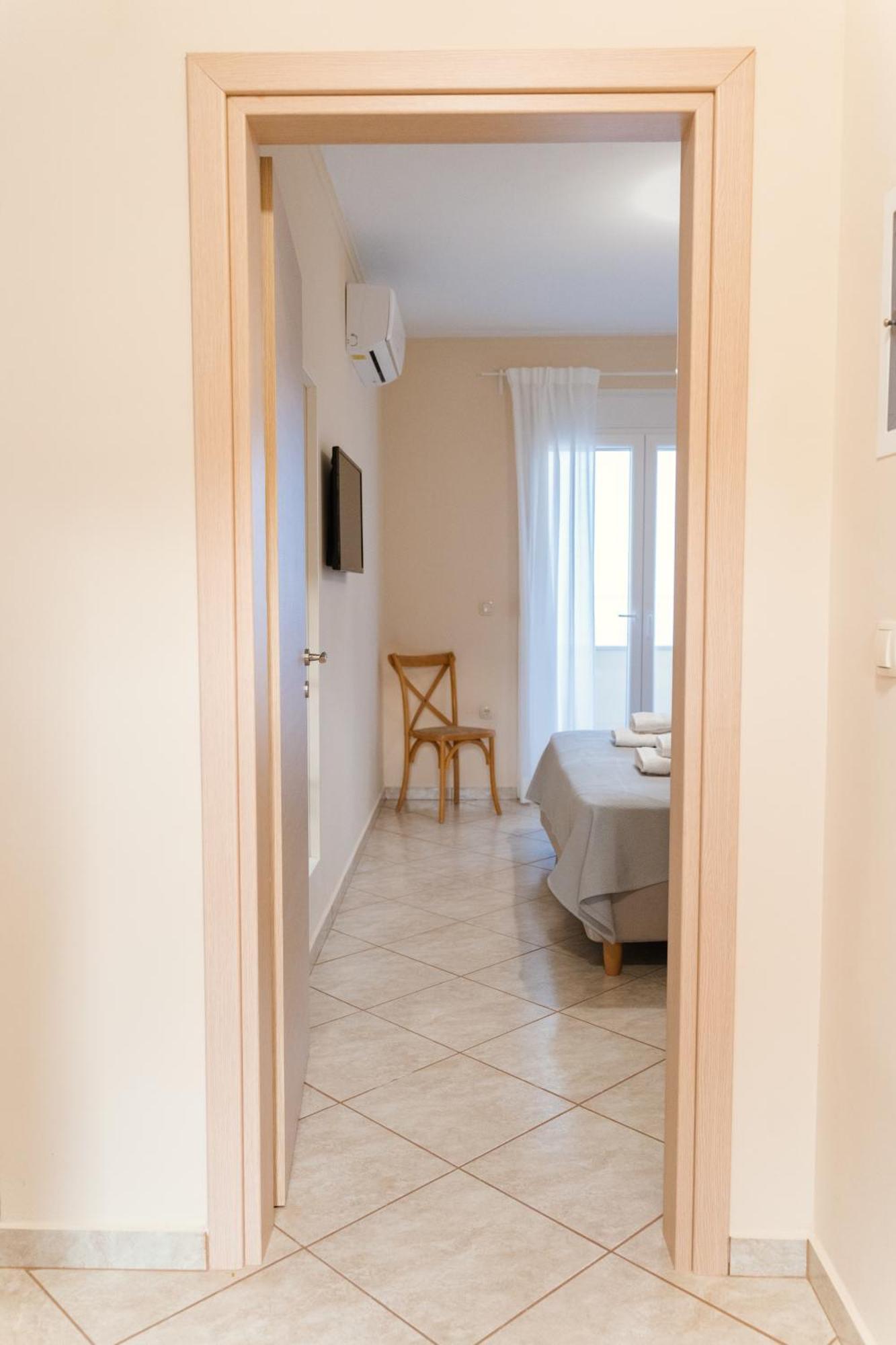 Marine Apartments Venetiko Paralia Agias Foteinis Luaran gambar